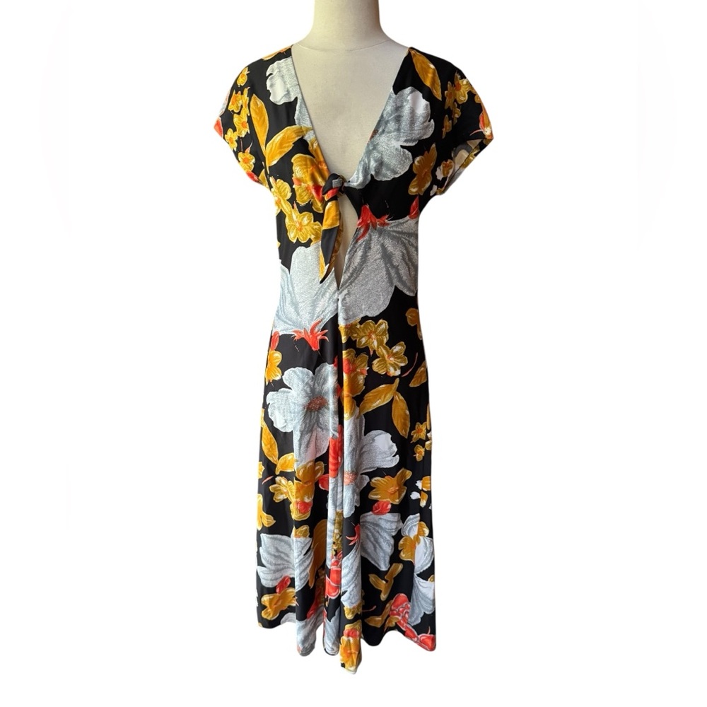 1970s Bold Floral Print, Deep V-Neckline w/Tie Front Detail Poly Dress